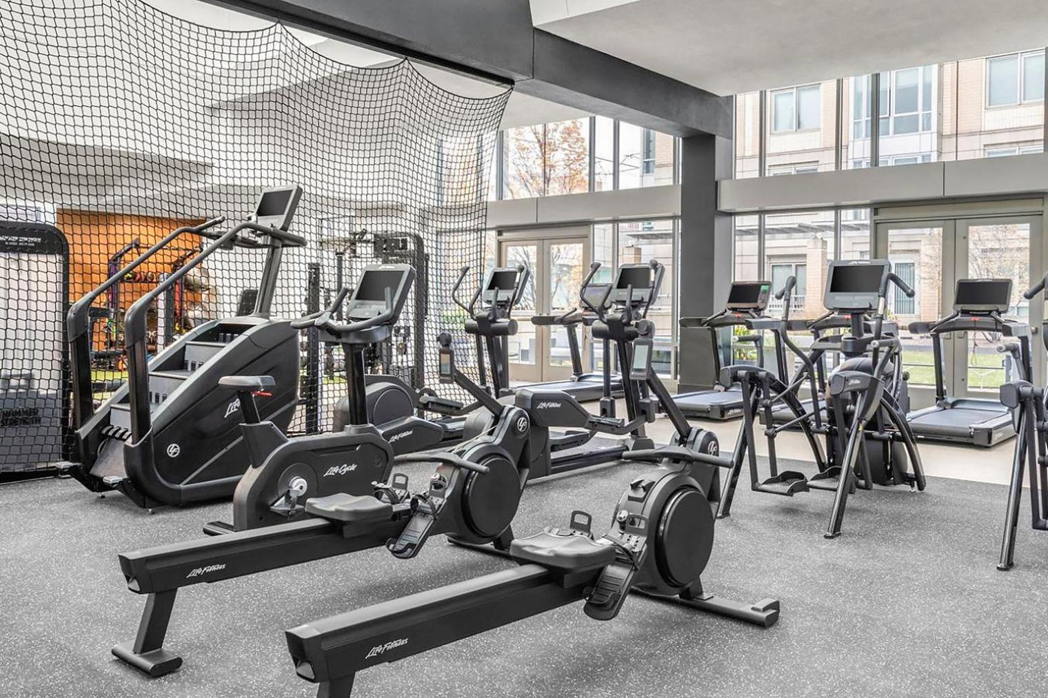 E Cambridge 1br W Wd Gym Steps From Train Bos-524 Apartment