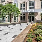 E Cambridge 1Br W Wd Gym Steps From Train Bos-524